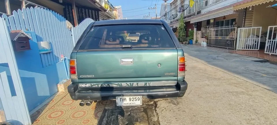 Isuzu Vega I 2