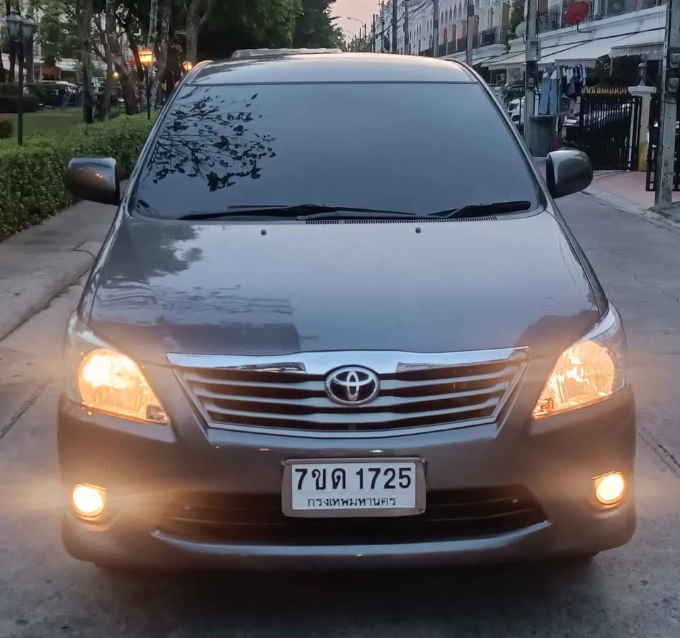 2016 Toyota Innova I 3