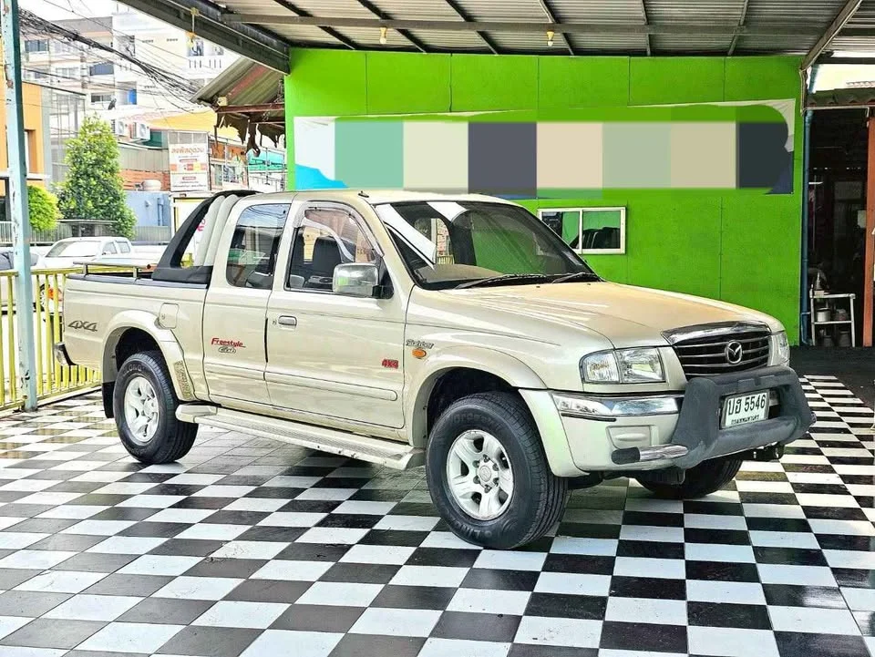2003 Mazda 2500 Fighter V 2