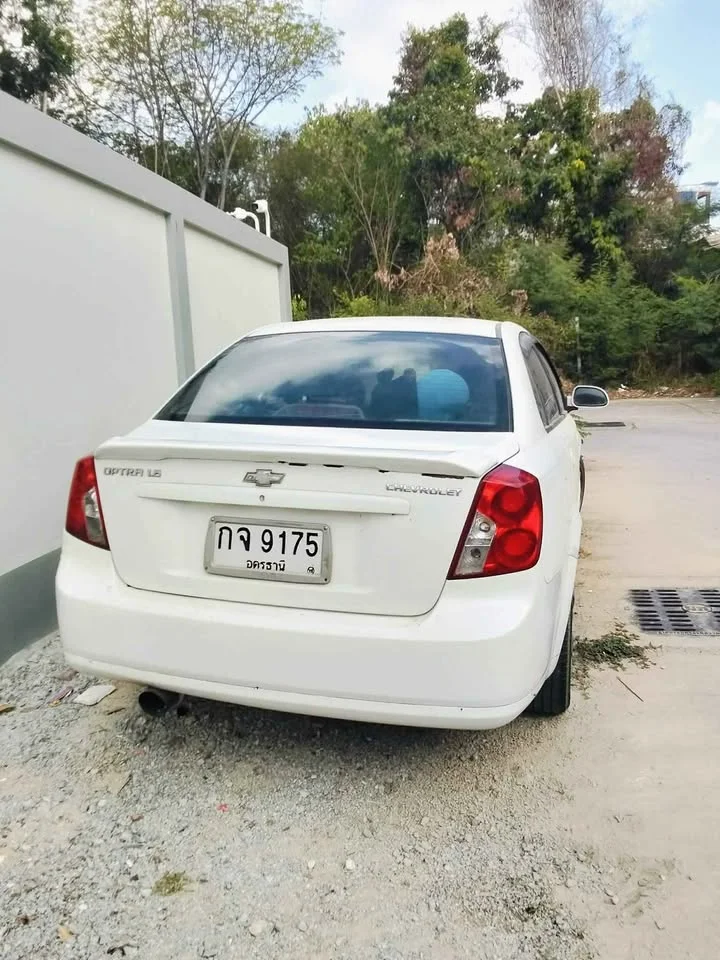 2004 Chevrolet Optra 3