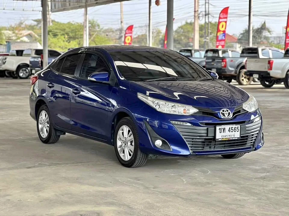 2019 Toyota Yaris ATIV III 2