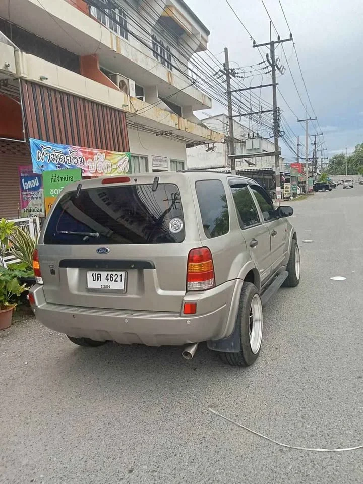 2004 Ford Escape I 3