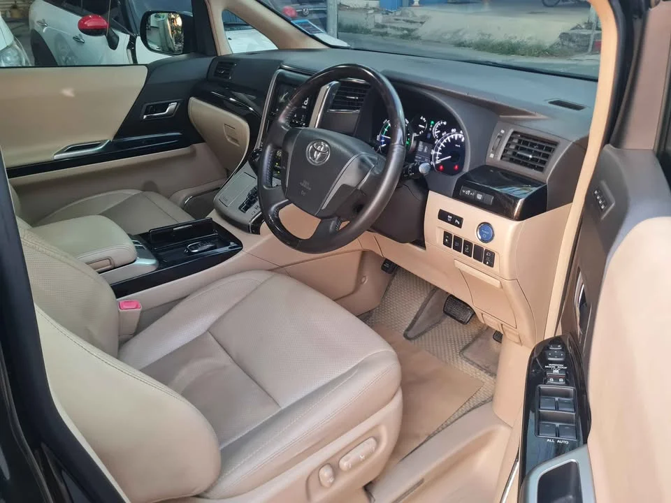 2013 Toyota Alphard, Vellfire II (AH20) 3