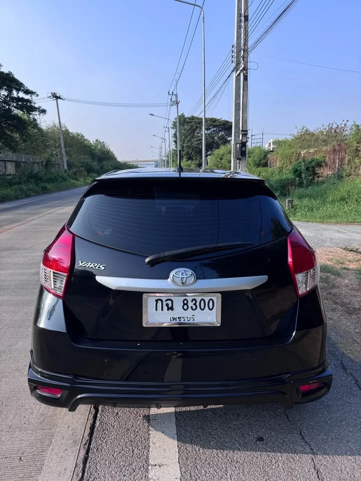 2015 Toyota Yaris III 2