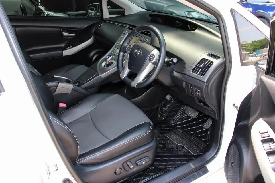 2013 Toyota Prius III 3