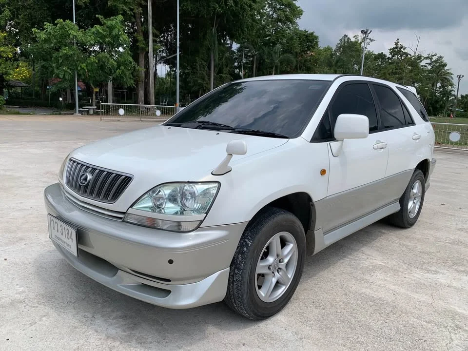 2003 Toyota Harrier I 2