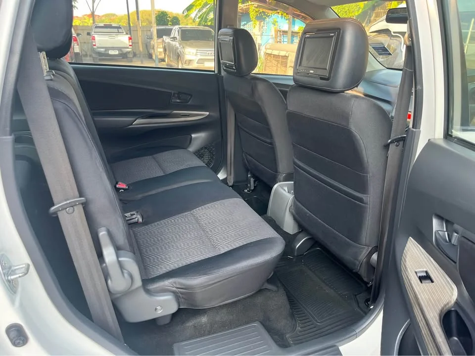2012 Toyota Avanza II 2