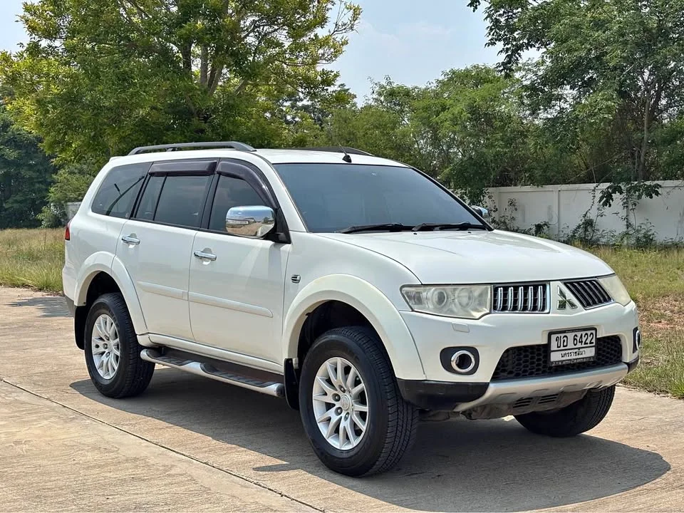2012 Mitsubishi Pajero Sport II 2