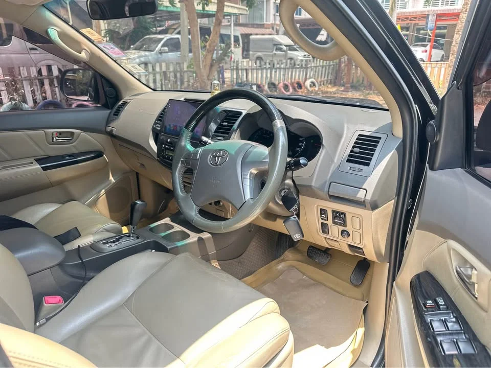 2013 Toyota Fortuner I 2
