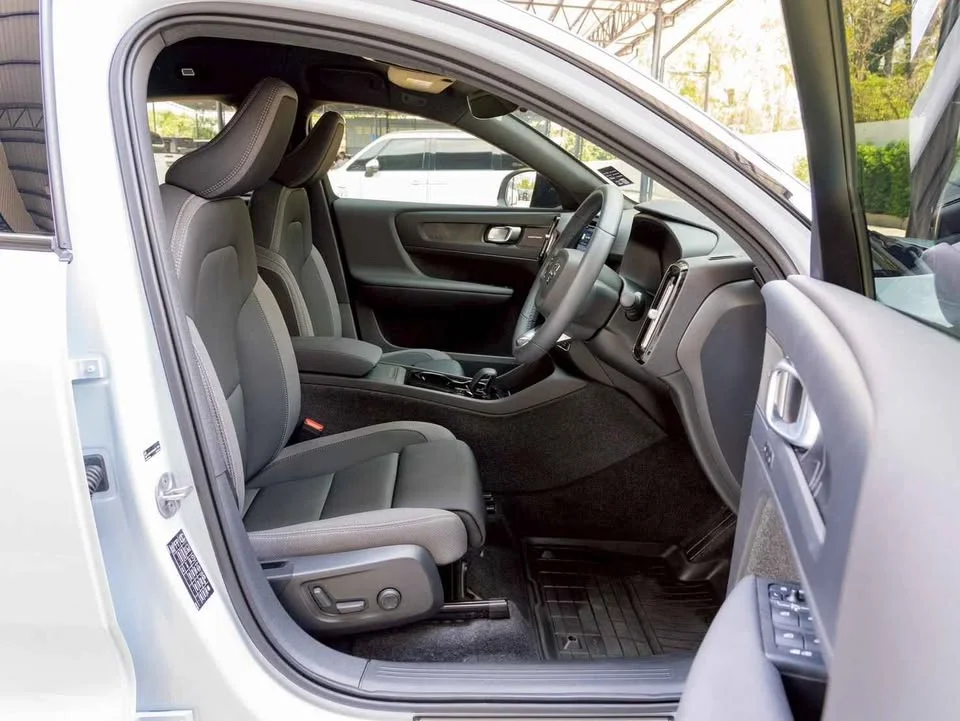 2025 Volvo EC40 I 2