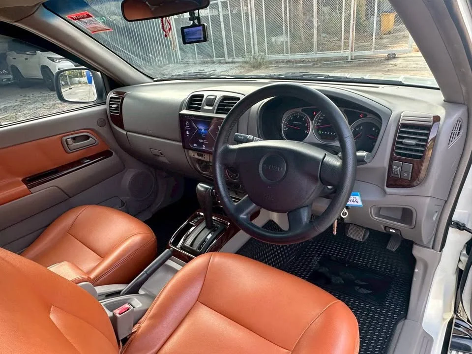2006 Isuzu MU-7 3