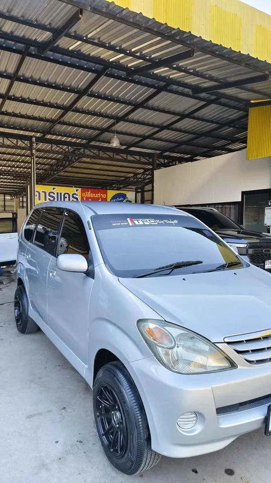 2004 Toyota Avanza I 3