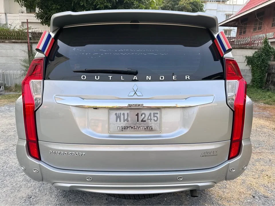 2017 Mitsubishi Pajero Sport III 2