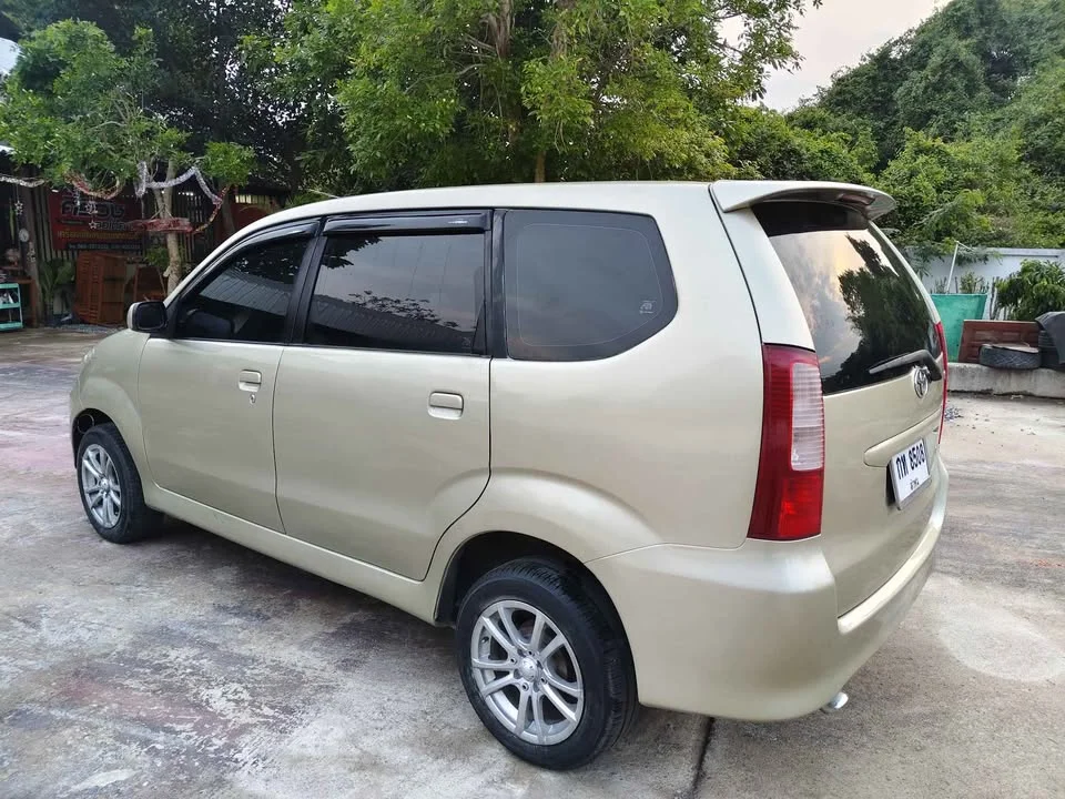 2004 Toyota Avanza I 3