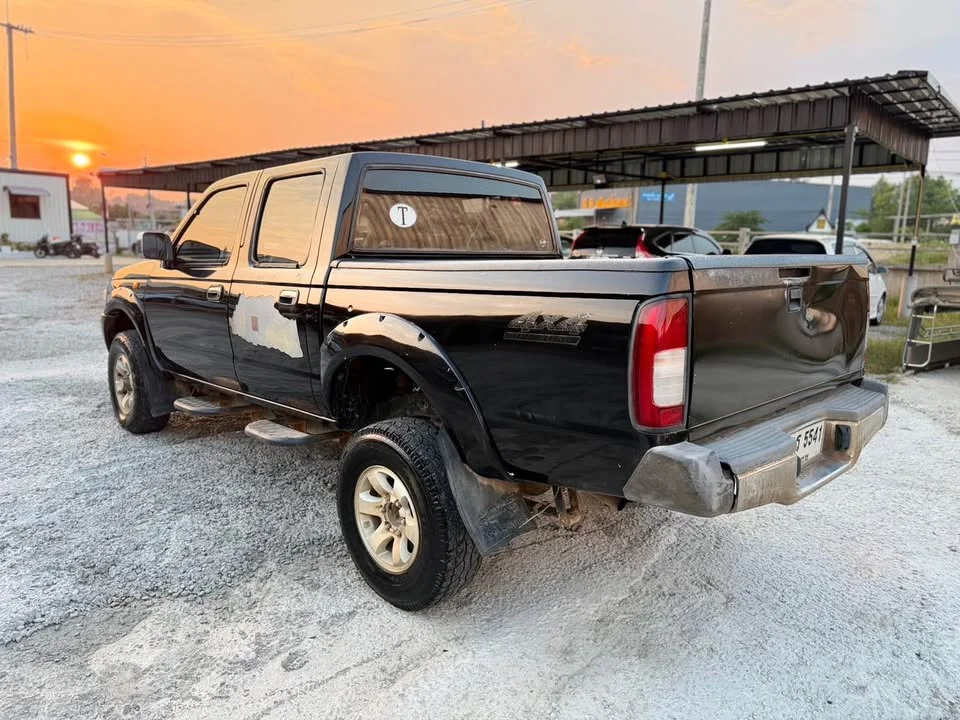 2001 Nissan Frontier I 2