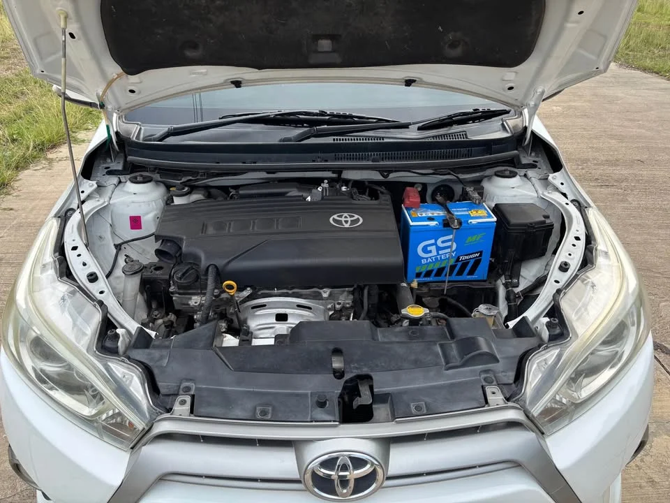 2015 Toyota Yaris III 2