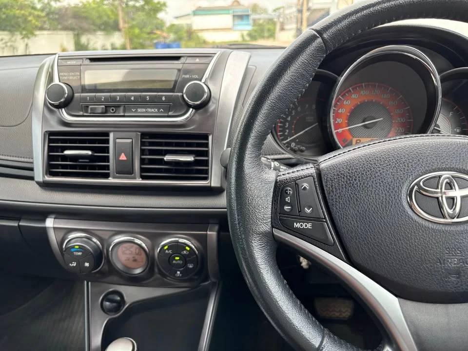 2015 Toyota Yaris III 3