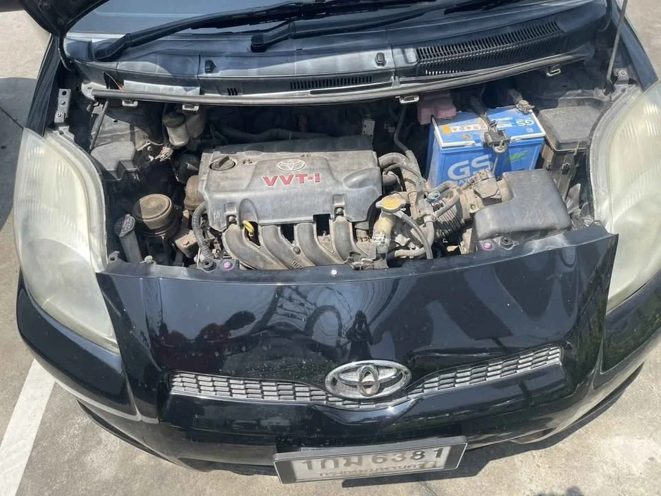 2013 Toyota Yaris II 3