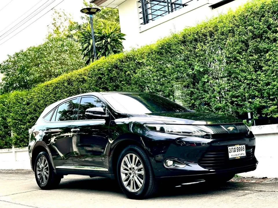 2016 Toyota Harrier III 3