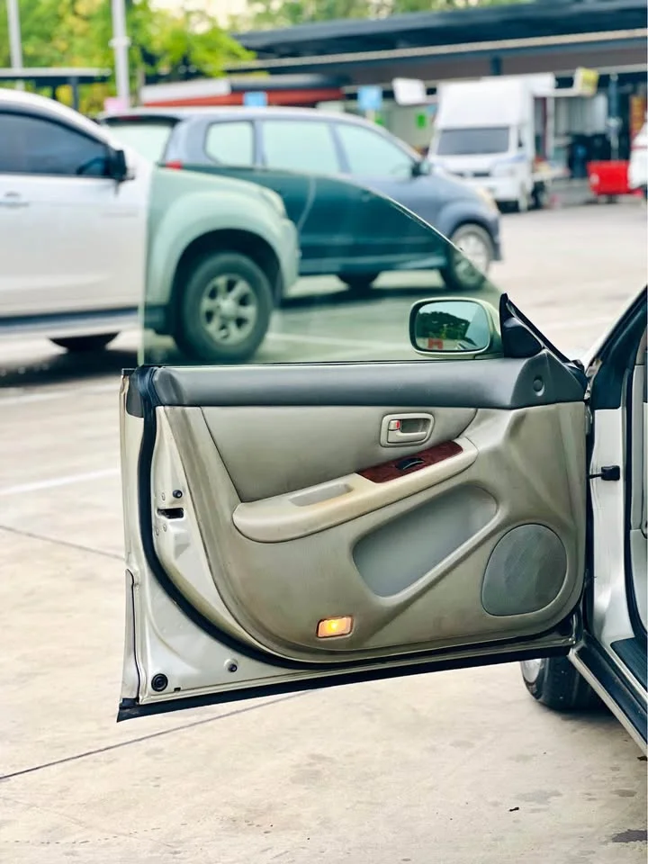1998 Lexus ES III 2