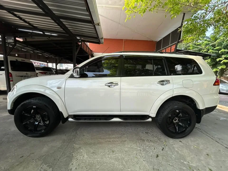 2011 Mitsubishi Pajero Sport II 3