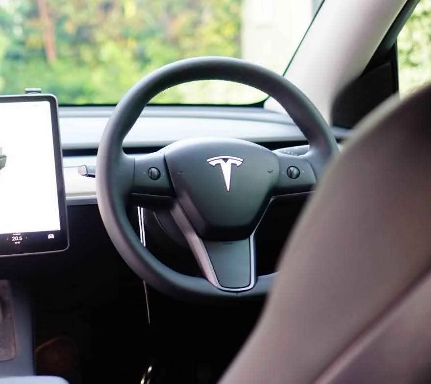 2023 Tesla Model Y 2