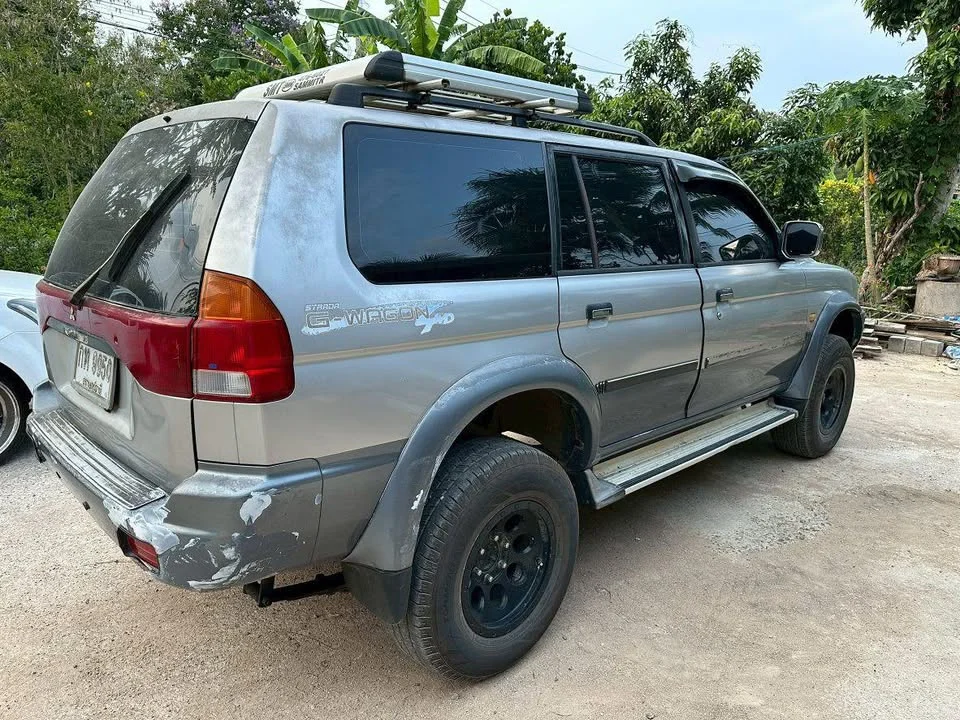 2002 Mitsubishi Strada G-Wagon 2