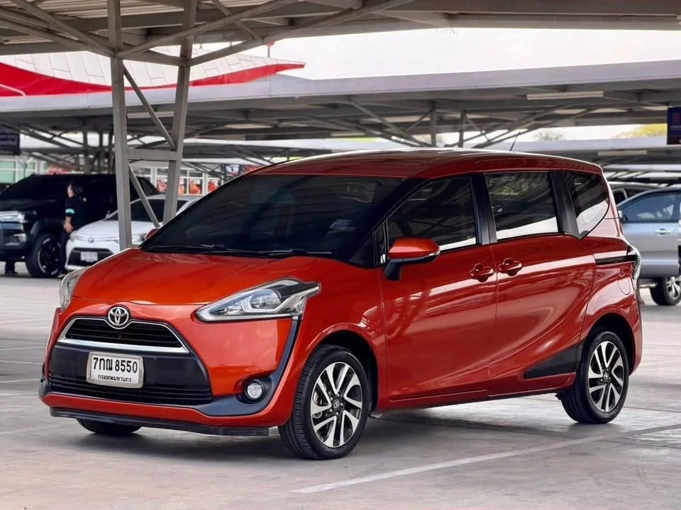 2018 Toyota Sienta II 2