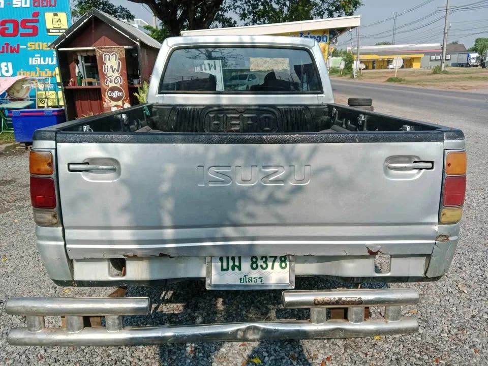 1996 Isuzu TFR III 2