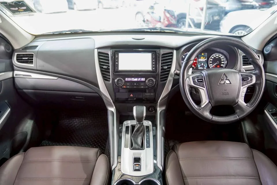 2018 Mitsubishi Pajero Sport III 2