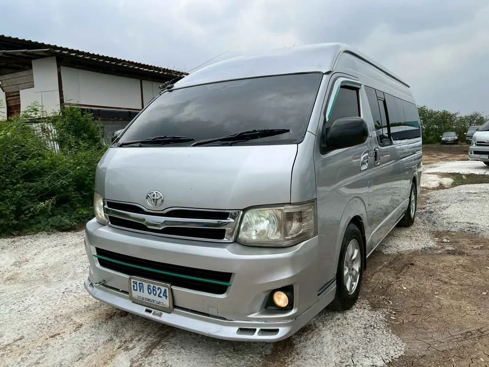 2009 Toyota Commuter V (H200) 3