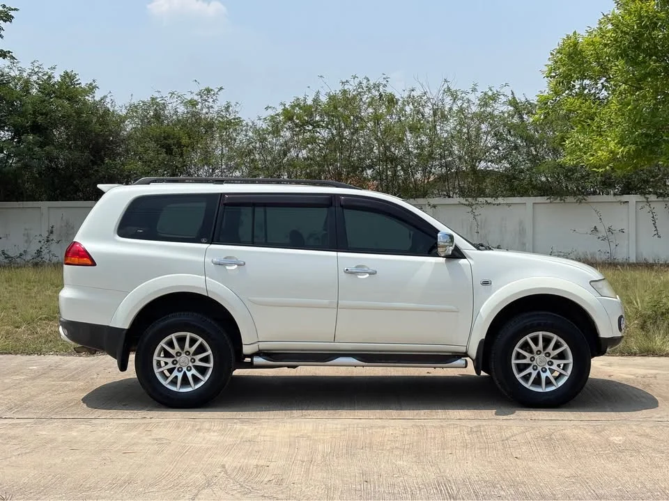 2012 Mitsubishi Pajero Sport II 3