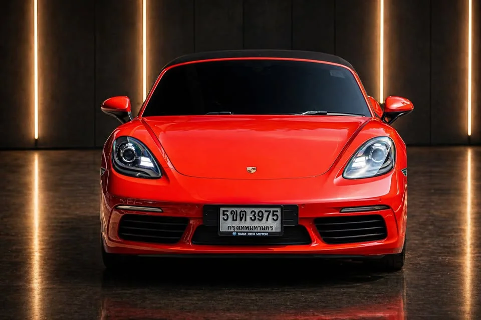 2017 Porsche 718 Boxster and Cayman IV 3