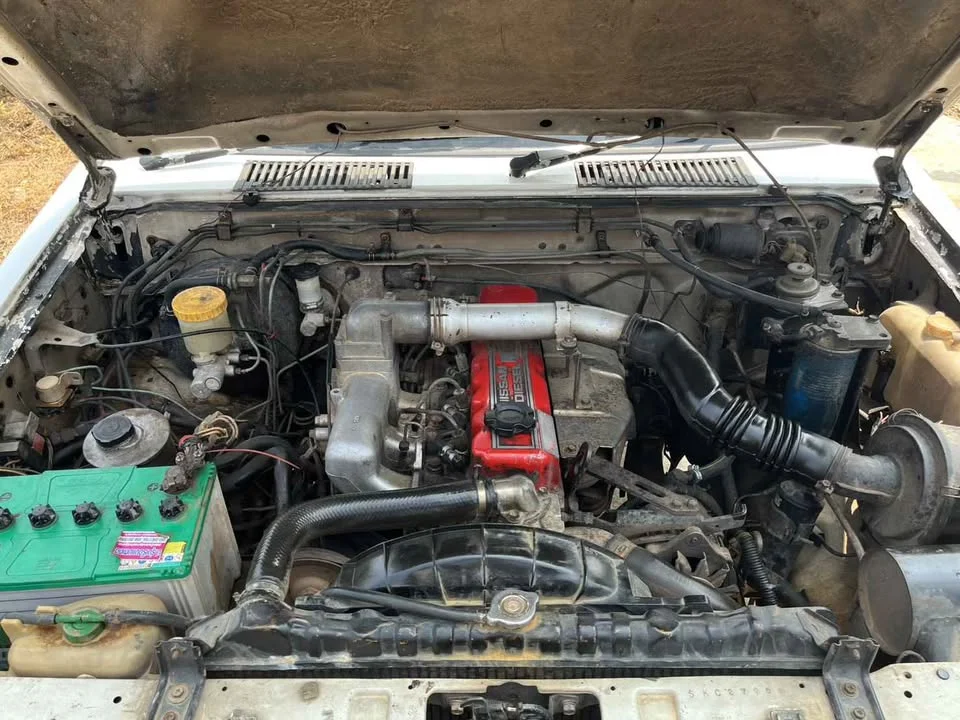 1990 Nissan Big M D21 2