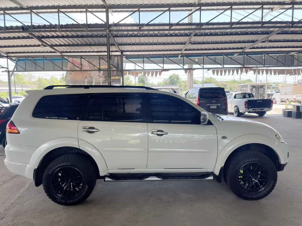 2013 Mitsubishi Pajero Sport II 2