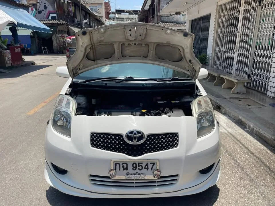 2008 Toyota Yaris II 2
