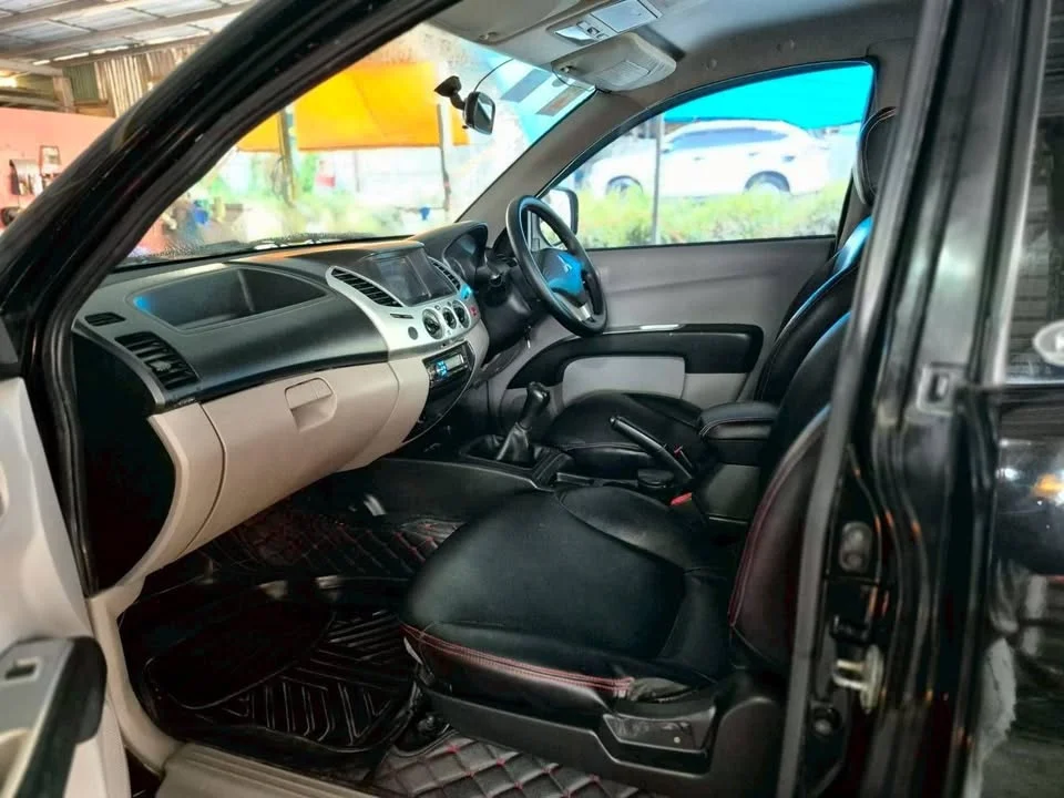 2013 Mitsubishi Triton IV 3