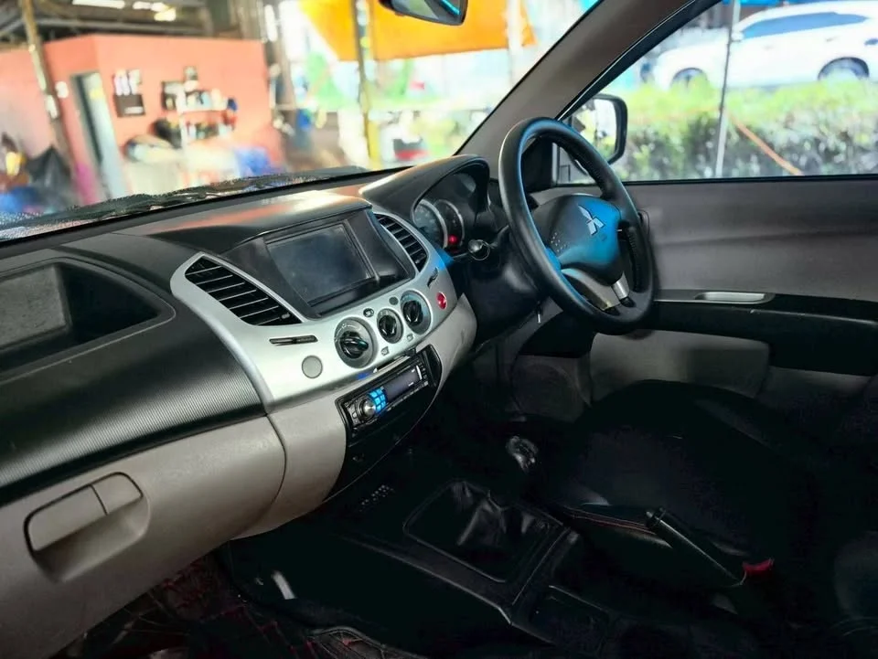 2013 Mitsubishi Triton IV 2