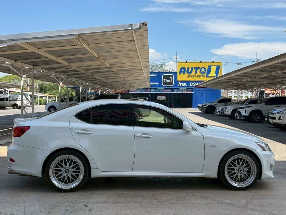2007 Lexus IS II 3