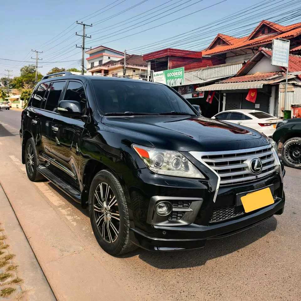 2012 Lexus LX III 3