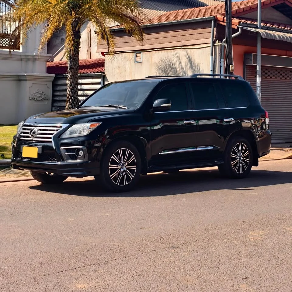 2012 Lexus LX III 3