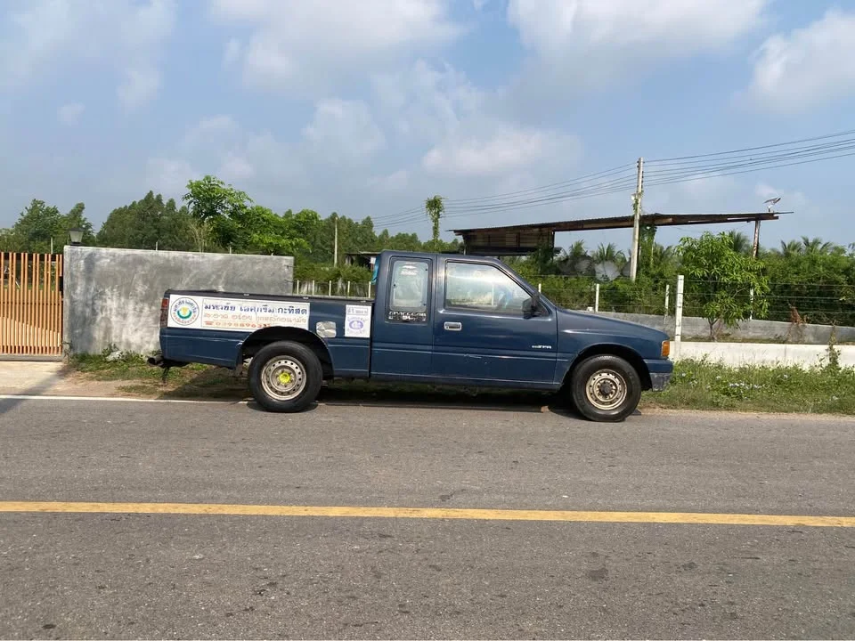 1994 Isuzu TFR III 2