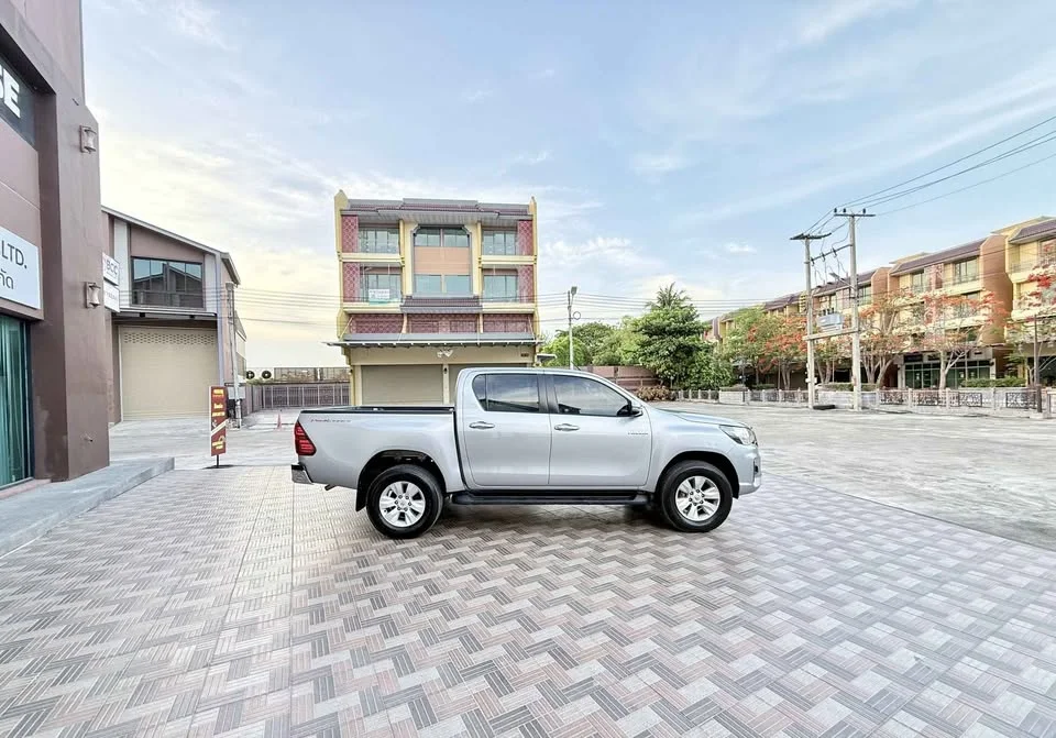 2020 Toyota Hilux VIII 3
