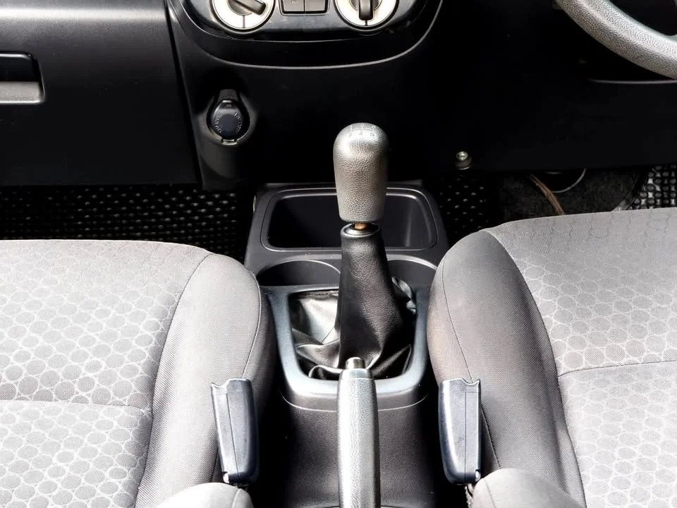 2012 Mitsubishi Mirage VI 2