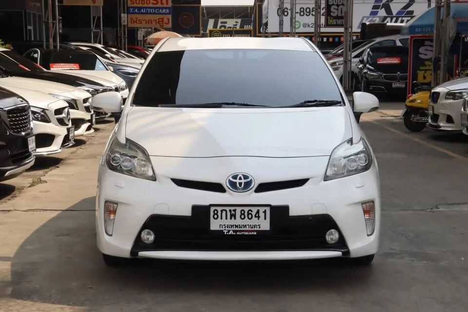 2013 Toyota Prius III 2