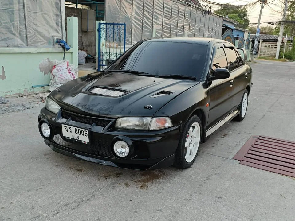 1990 Mitsubishi Lancer VI 2