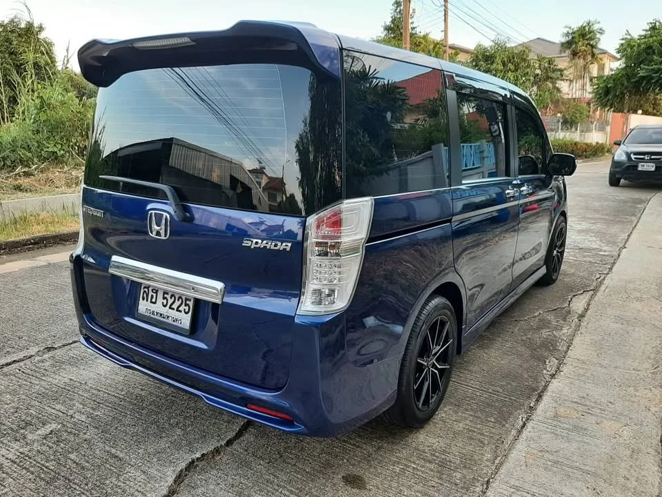 2013 Honda Stepwgn IV 3