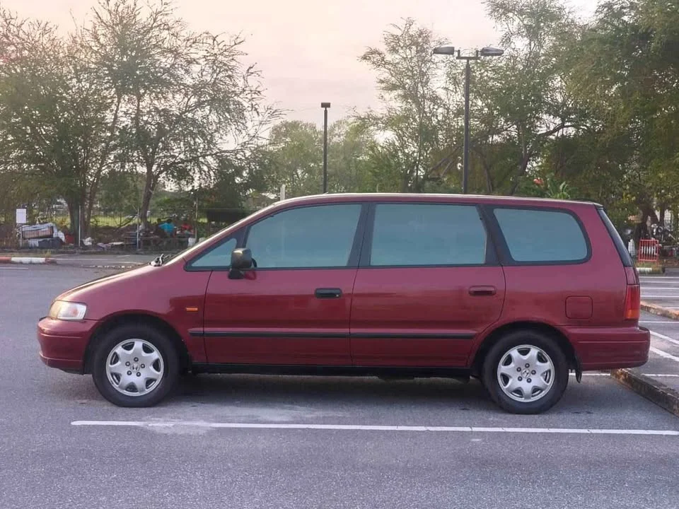 1997 Honda Odyssey I 3