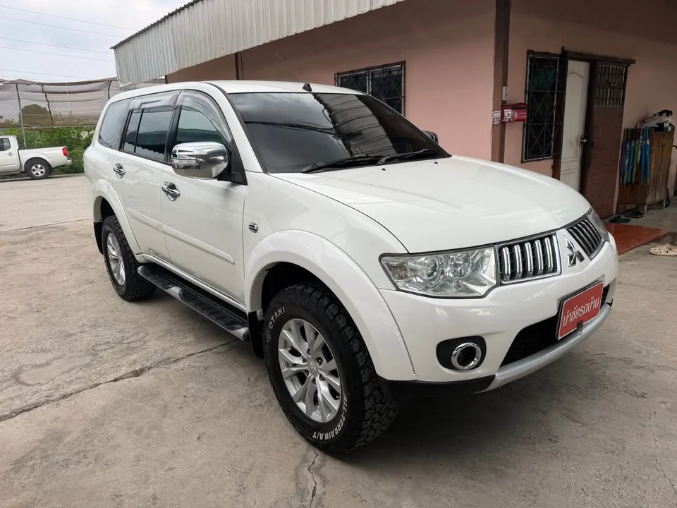 2011 Mitsubishi Pajero Sport II 2
