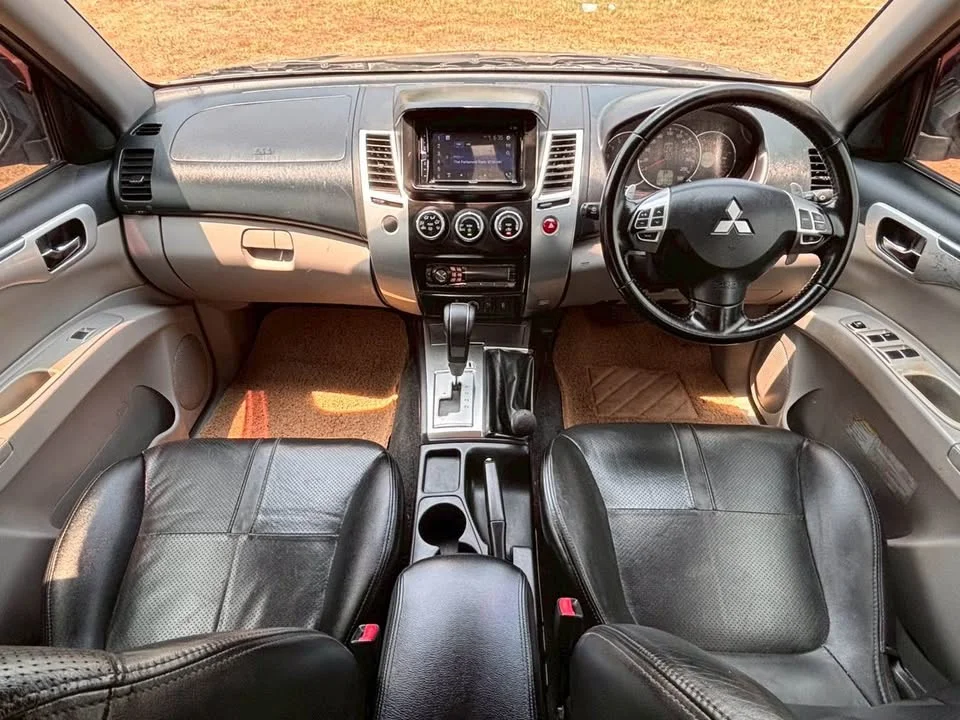 2013 Mitsubishi Pajero Sport II 2